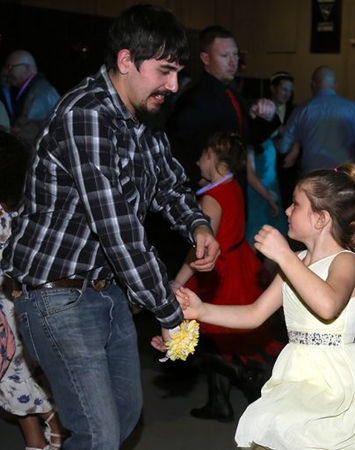 dancing-2019-father-daughter-dance-families-first-768x512.jpeg