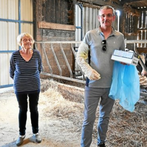 400 gants de vêlage : le don insolite de dentistes à des agriculteurs de leur région