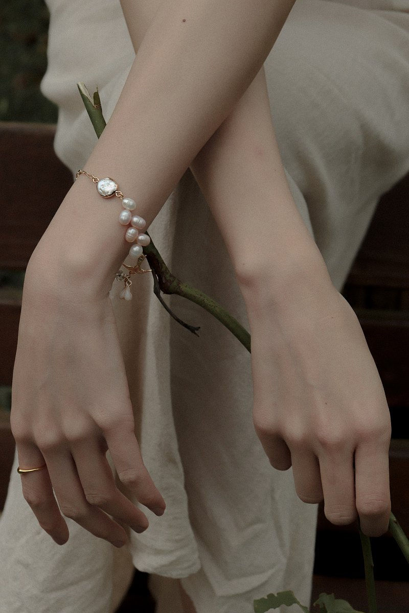 Thumbnail: 珍珠水晶手鍊