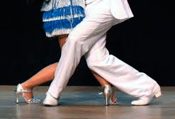 Venha se divertir com o clássico da dança de salão. Samba de Gafieira