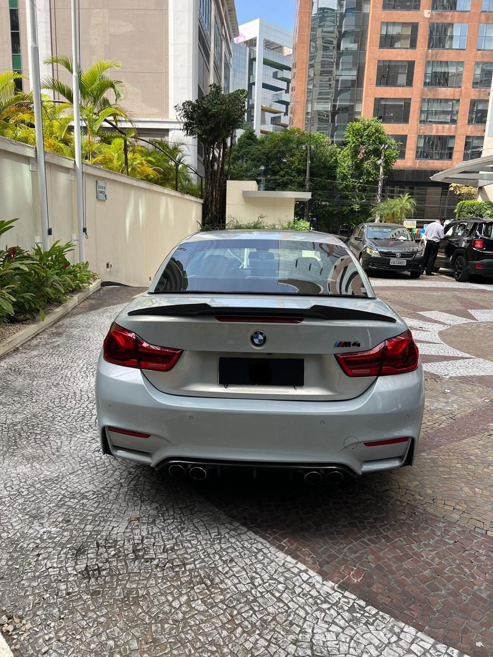 Miniatura: BMW M4 Cabriolet 2015