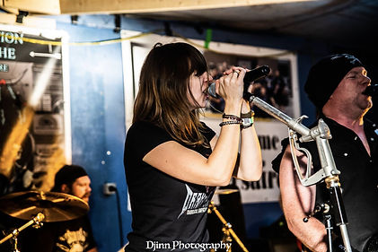 43277899_701425086893436_293057351597739