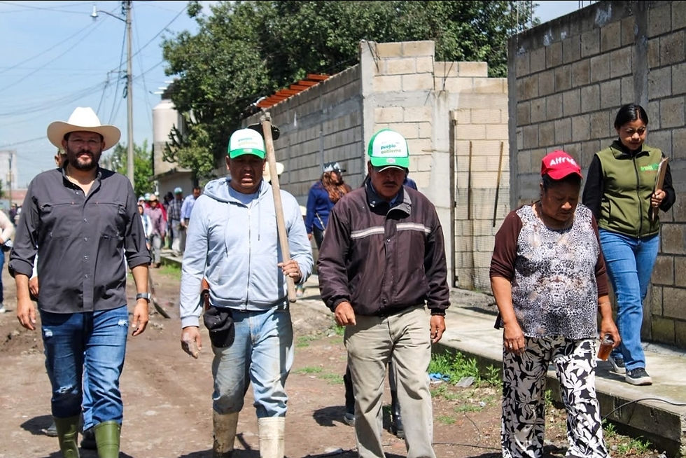 Pueblo y Gobierno sigue avanzando en Almoloya de Juárez; Adolfo Solis encabeza faena comunitaria