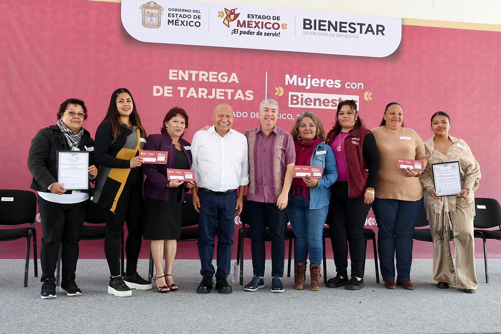 Entregan en Tlalnepantla tarjetas de programa "mujeres con bienestar" y certificados educativos