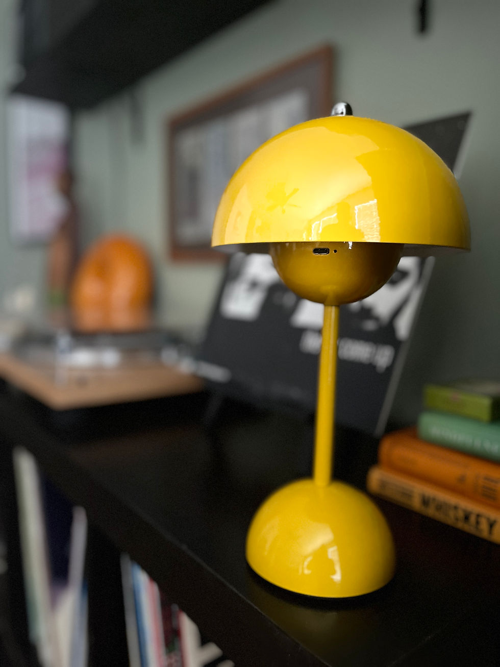 Thumbnail: Retro Modern Table Lamp