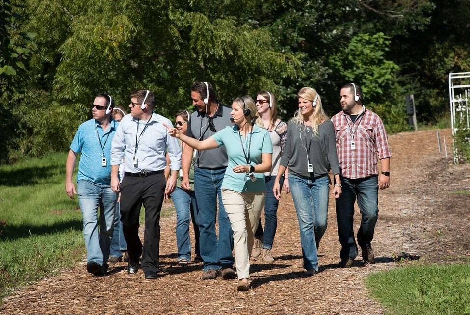 Female guide with group 2.jpg