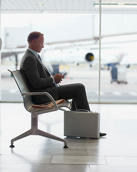 sitzen in Flughafen