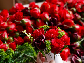 Buying Soap Flower Bouquets in Bulk? How to Avoid “Perfect Sample, Bad Shipment”