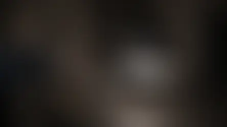 LED sürekli ışık ve paraflaş kullanılan profesyonel ürün fotoğrafçılığı stüdyosu, saat çekimi için hazırlanan reklam fotoğrafı seti