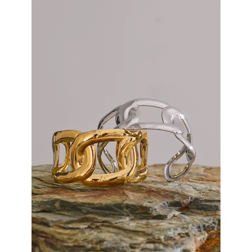 Power link cuff bracelet