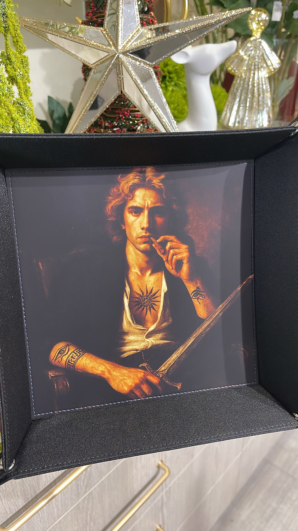 Thumbnail: Legends & Icons Tray Collection – 25 × 25 × 5 cm