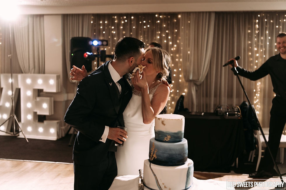 Undercover Singing Waiters