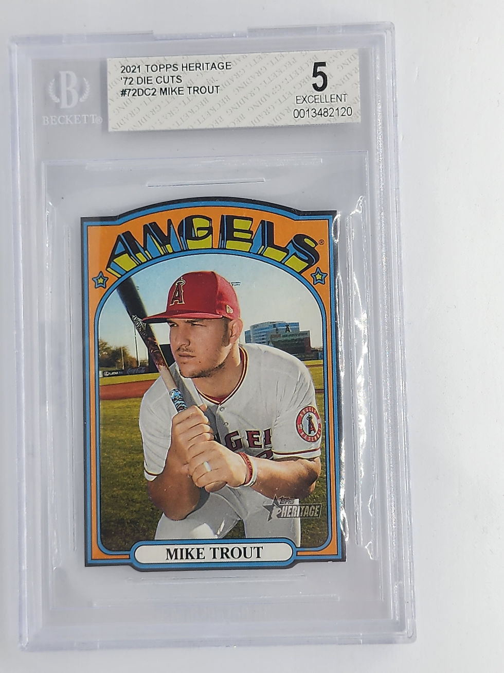 2021 TOPPS HERITAGE '72 DIE CUTS #72DC2 MIKE TROUT BECKETT GARDE 5