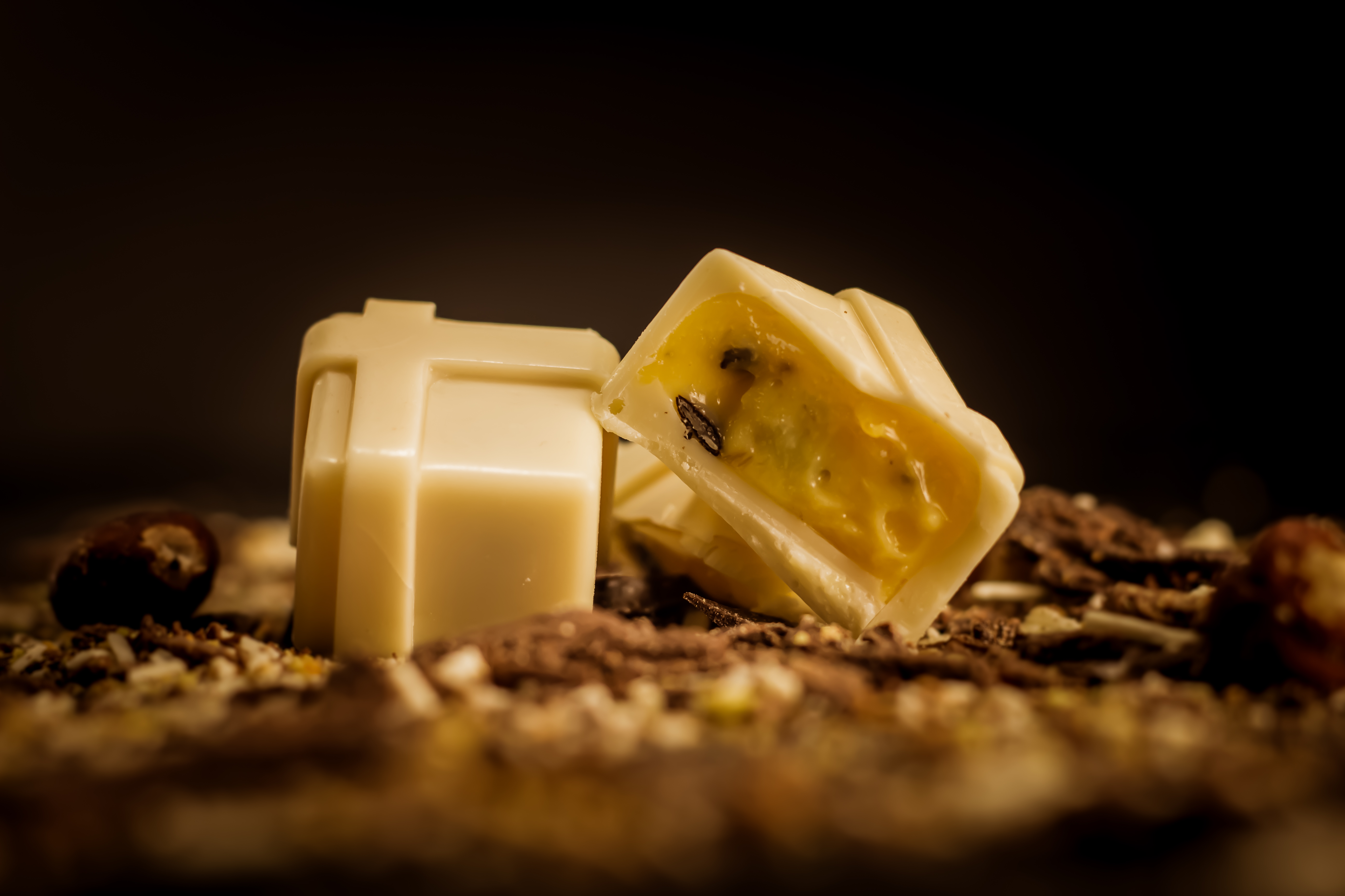 BOMBOM RELLENO CREMA DE MARACUYÁ
