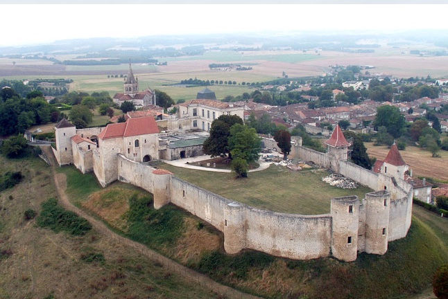 ÉTAPE 3 : 28 MAI - CHÂTEAU DE VILLEBOIS-LA-VALETTE