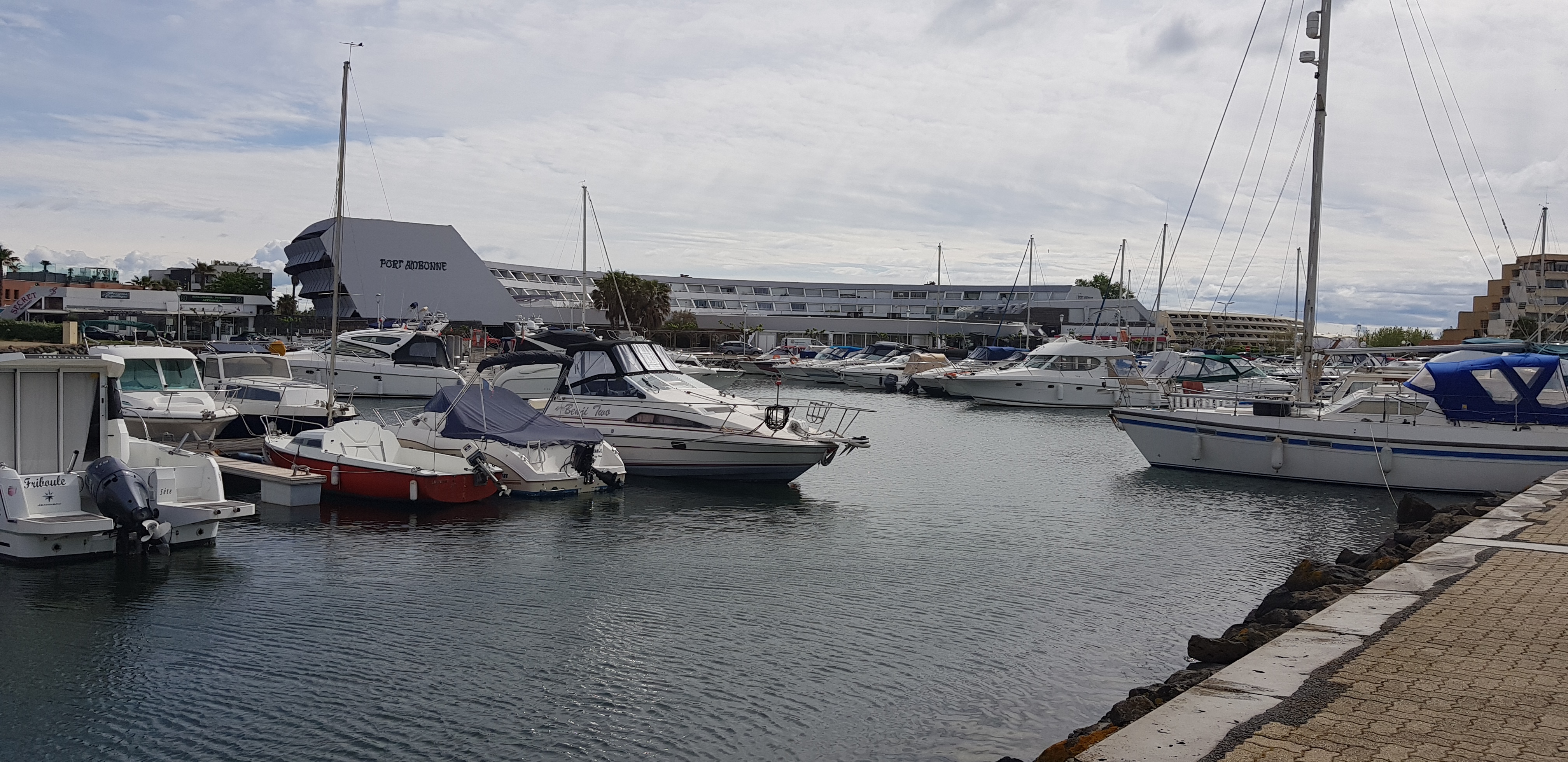 Port Ambonne