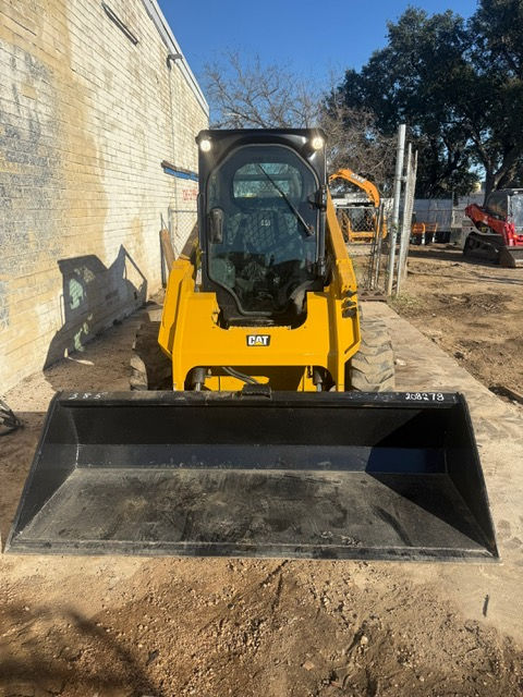 Miniatura: skid steer loader front view