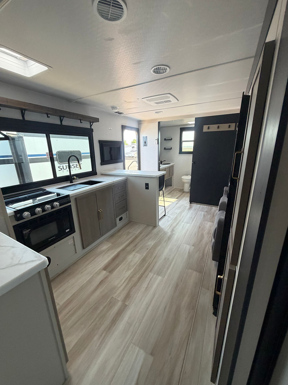 Thumbnail: 2026 Forest River Salem Hemisphere SBT24RBHL Travel Trailer #PN15