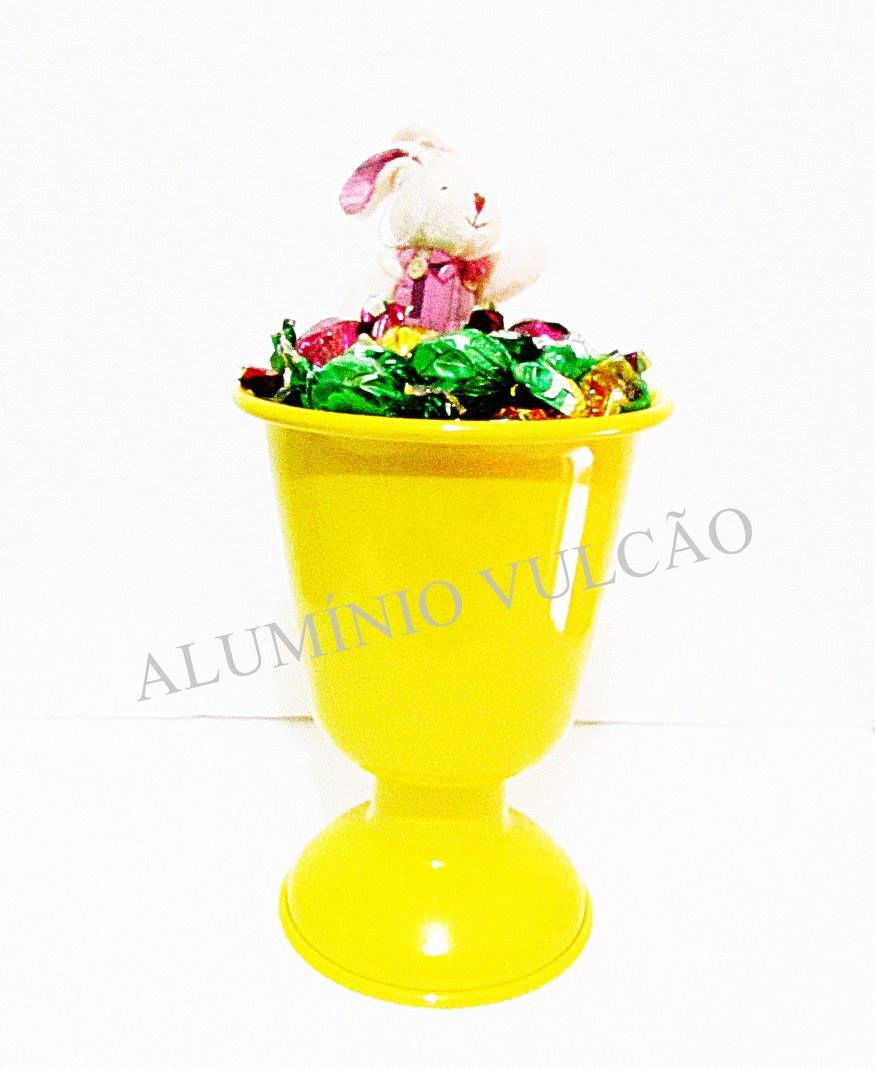 R$ 17 / Vaso de alumínio amarelo