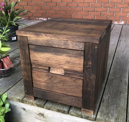 Table de nuit a poignée sculptée droite T-1-C.png