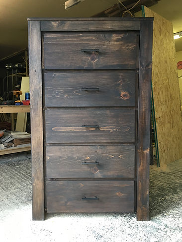 Commode de bois massif 5 tiroirs