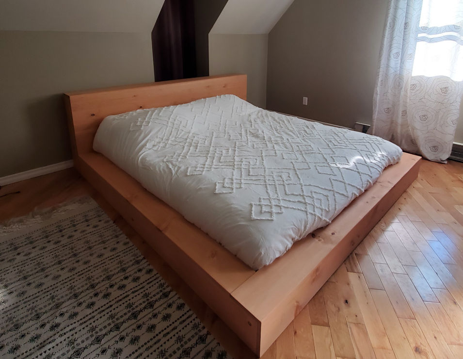 Lit boite L-10 Noyer moyen Saman Legend.
Option 1