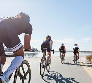 路騎自行車的小組