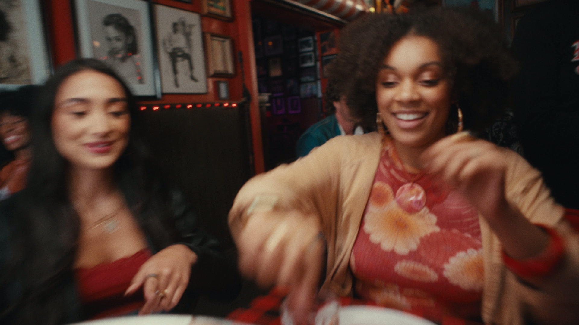 Tripadvisor - Too Fun To Focus still 3