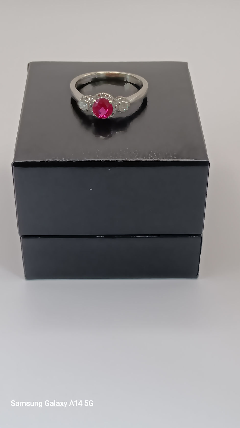 Vintage 9ct White Gold synthetic Ruby ring