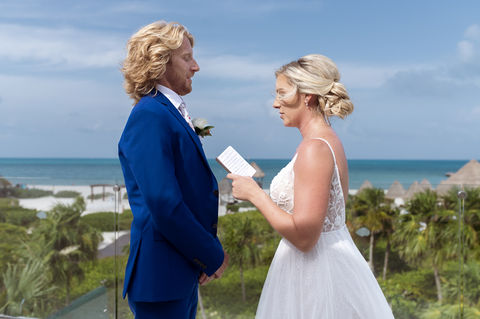 First Look Wedding Photo Ideas 