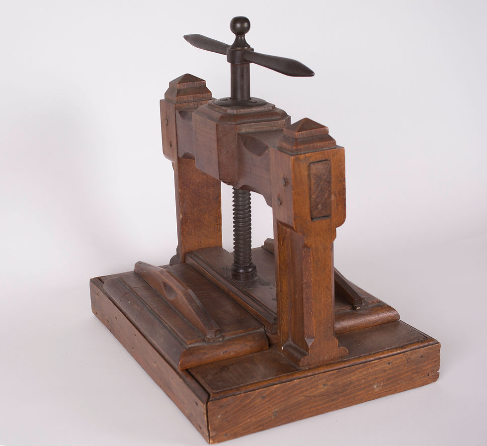 Thumbnail: First quarter of the 19Th. French wood press troubadour