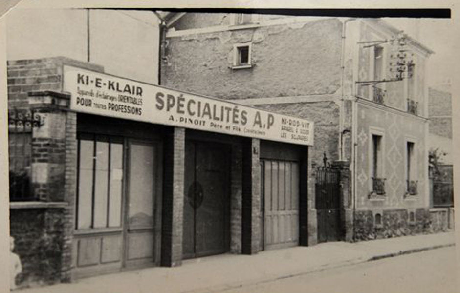 Thumbnail: FRENCH INDUSTRIAL MODERNIST pair LAMPS KI-E-KLAIR