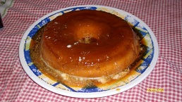 UM DELICIOSO PUDIM NO PRATO