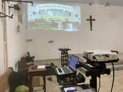 PROJETOR NUMA IGREJA