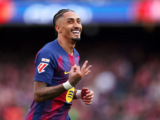 Barcelona wins 5-2 and remains in 1st place in La Liga