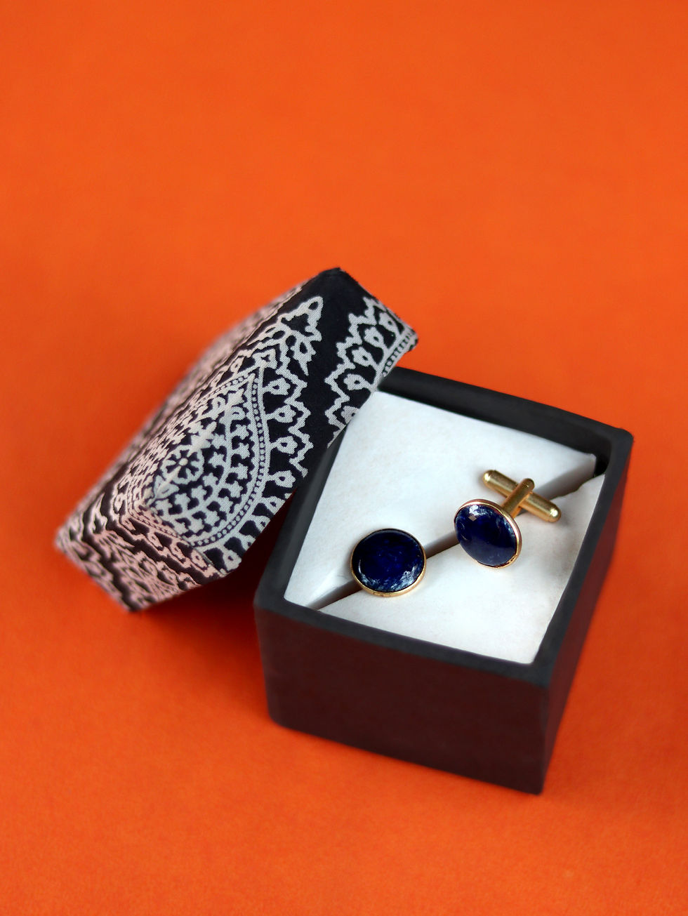 Thumbnail: Cufflinks