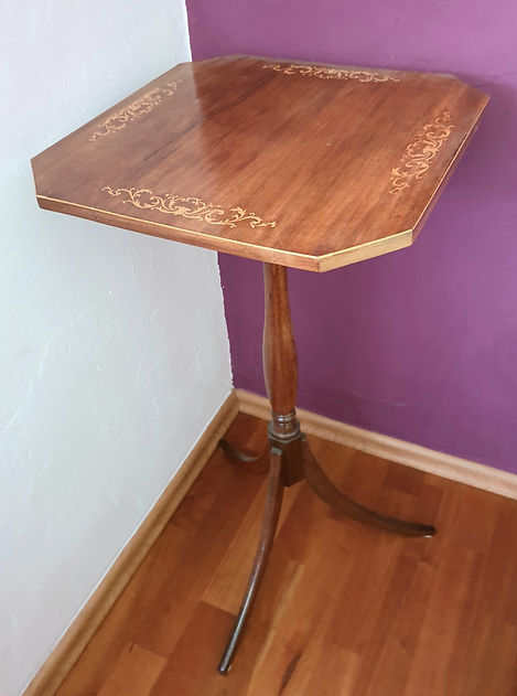 2018, столик с инкрустацией.jpg