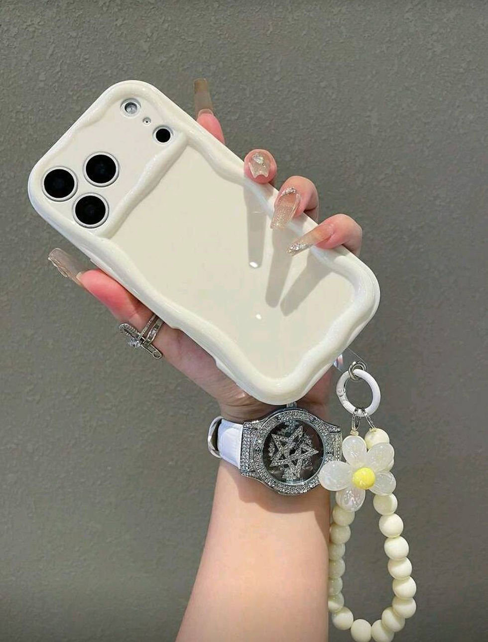 サムネイル： 波型スマホケース/ストラップ付