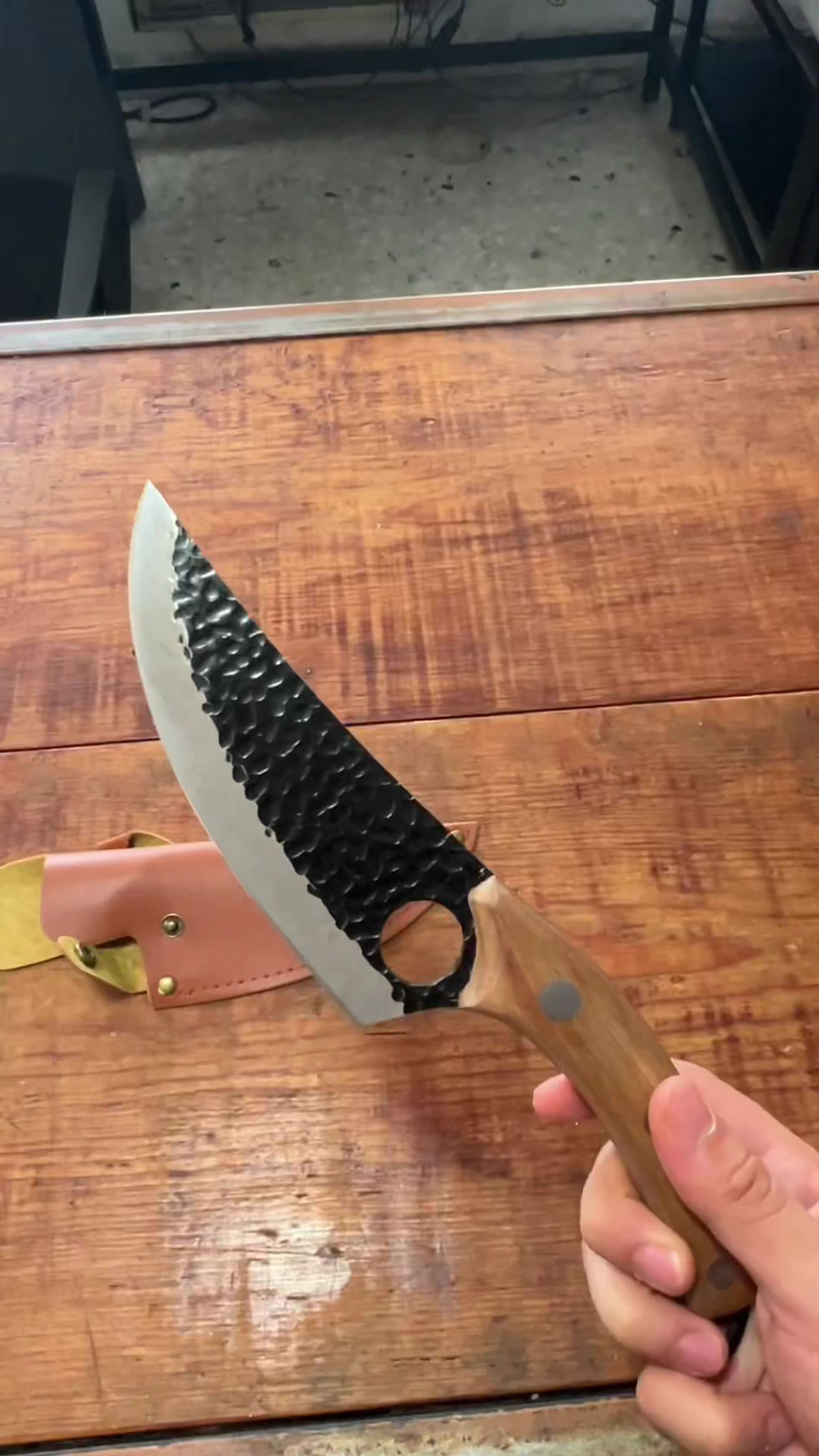 Miniatura: Cuchillos artesanales de alta durabilidad con hoja reforzada.