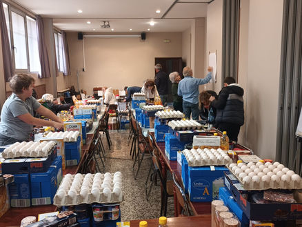 Reparto de alimentos a 25 familias de Valladolid