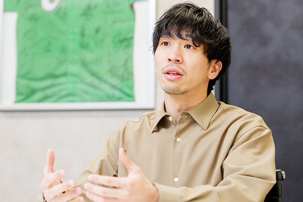 Shigeru Mizushima, Bachelor’s graduate at APU (Ritsumeikan Asia Pacific University), former Business Consultant at IBM Japan, Senior Manager of the Strategy Office at Fanatics Japan