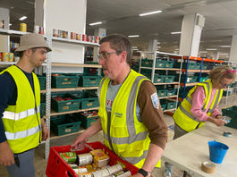 Volunteer foodshare.jpeg