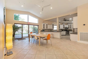 Prestige Care Aventura ALF beautifu, huge and bright dining room