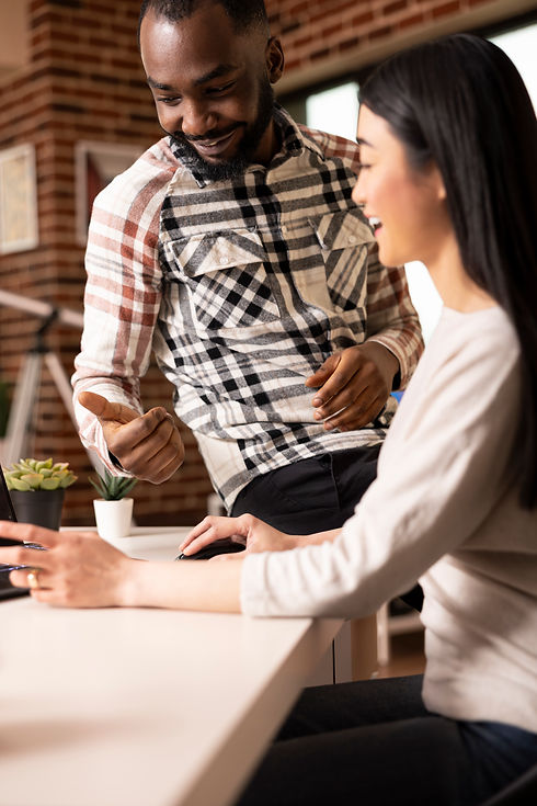 vecteezy_young-interracial-couple-collaborates-on-project-at-home_73731613.jpg