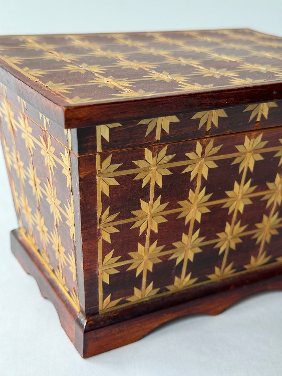 Thumbnail: Russian Straw Marquetry Box