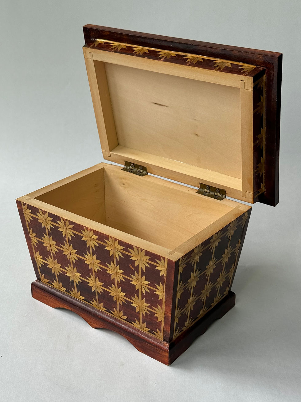 Thumbnail: Russian Straw Marquetry Box