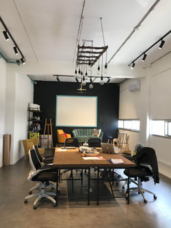 שולחן עבודה מרכזי