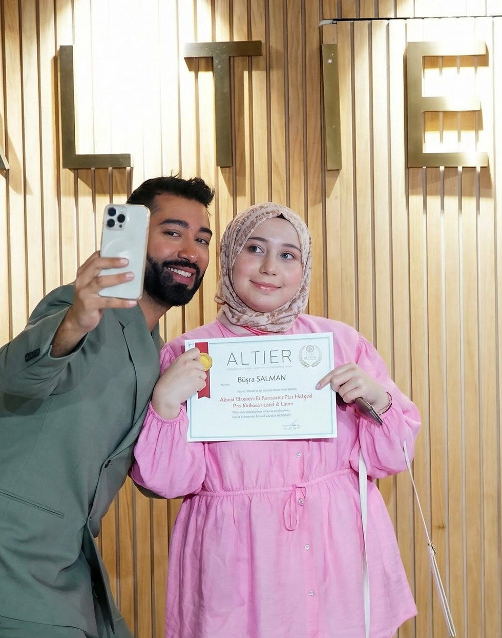 dreamina-2025-12-25-5451-Enhance image quality_edited.jpg