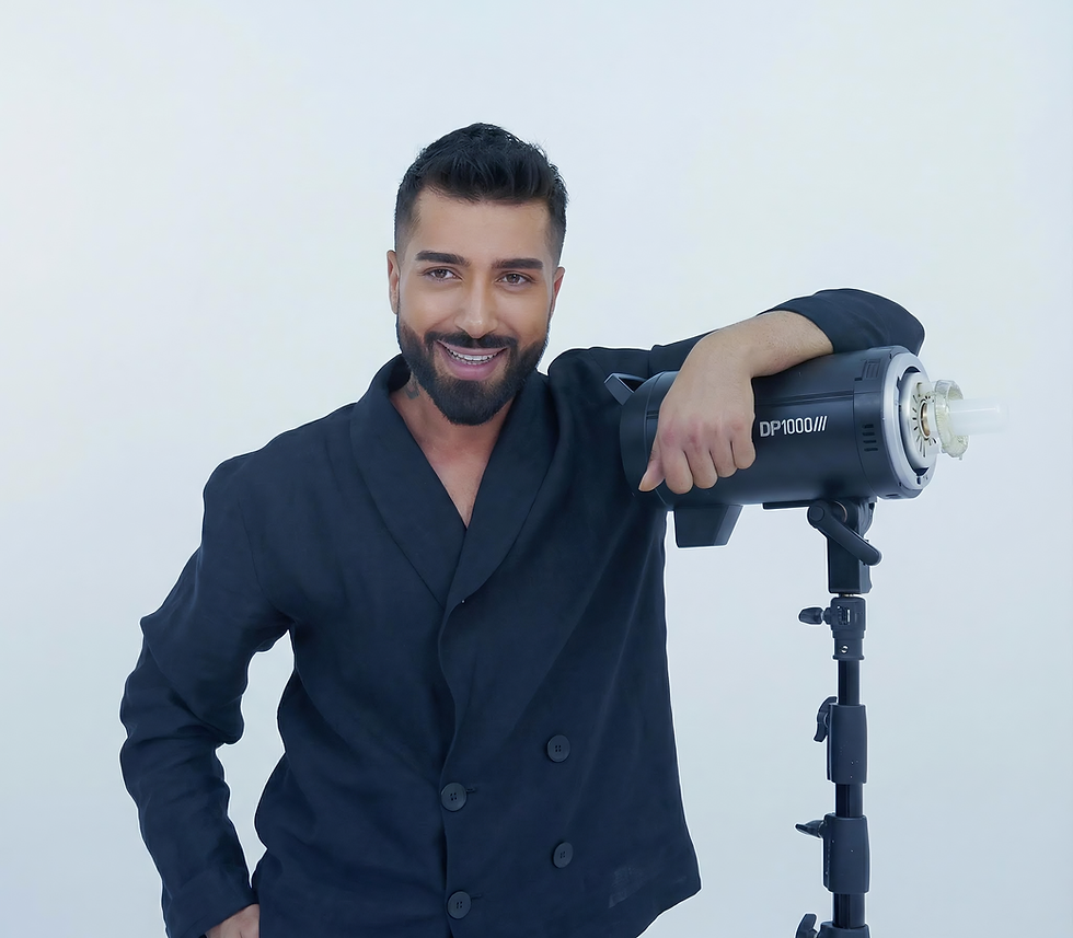 dreamina-2025-12-22-1692-Remove all text from the image.png