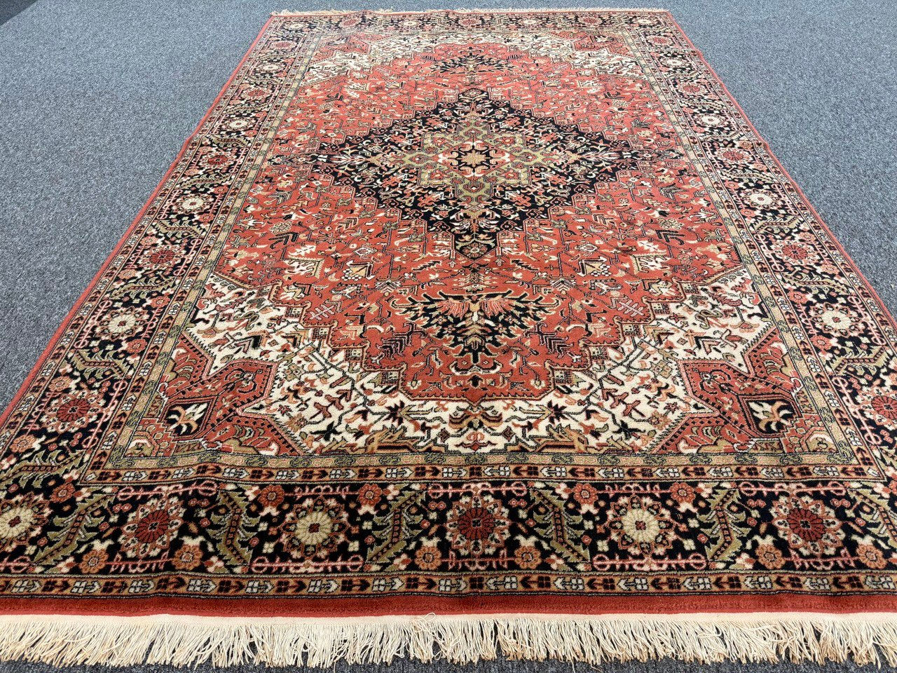 SKU 745 Oriental Iranian high Quality wool rug Size: W2.00cm L3.00cm